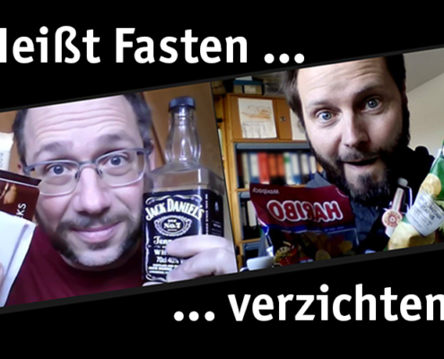 Gerrit Mathis und Benjamin Elsner zeigen Dinge auf die man in der Fastenzeit verzichtet. Schokolade, Gummibärchen und Alkohol