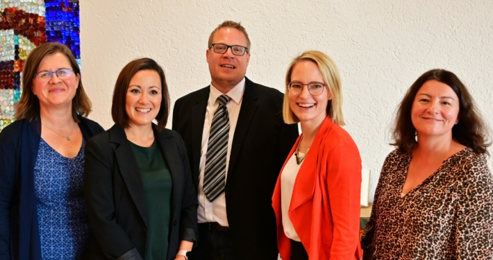 Krisztina Willy, Damaris Binder, Dominic Kirchner-Schmidt, Kerstin Mühlmann, Anja Kieser. Es fehlt Benjamin Elsner.